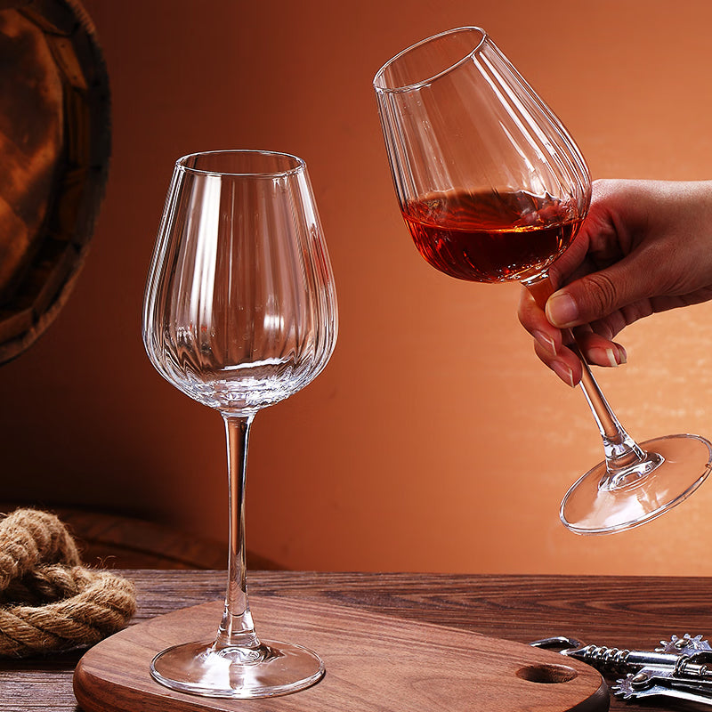 European Crystal Red Wine Glass Set Household Large Wine Glass Creative Grape Decanter Glass Goblet Red Wine Glass * 4 + Decanter * 1 [Five-Piece Set]