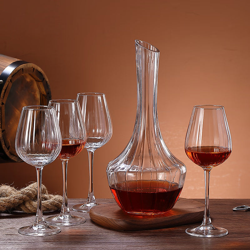 European Crystal Red Wine Glass Set Household Large Wine Glass Creative Grape Decanter Glass Goblet Red Wine Glass * 4 + Decanter * 1 [Five-Piece Set]